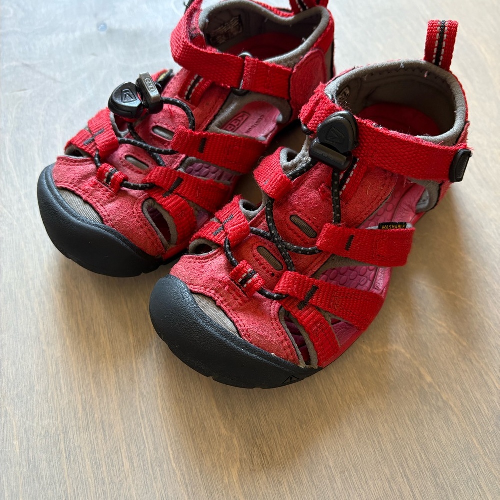 Keen Red and Black Sandals with Closed-Toe Design